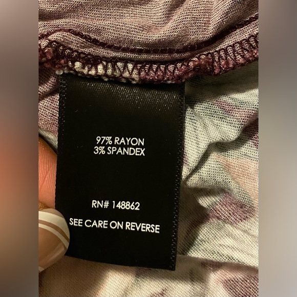 Torrid maroon dress with floral print. Size 1 - Picture 5 of 6